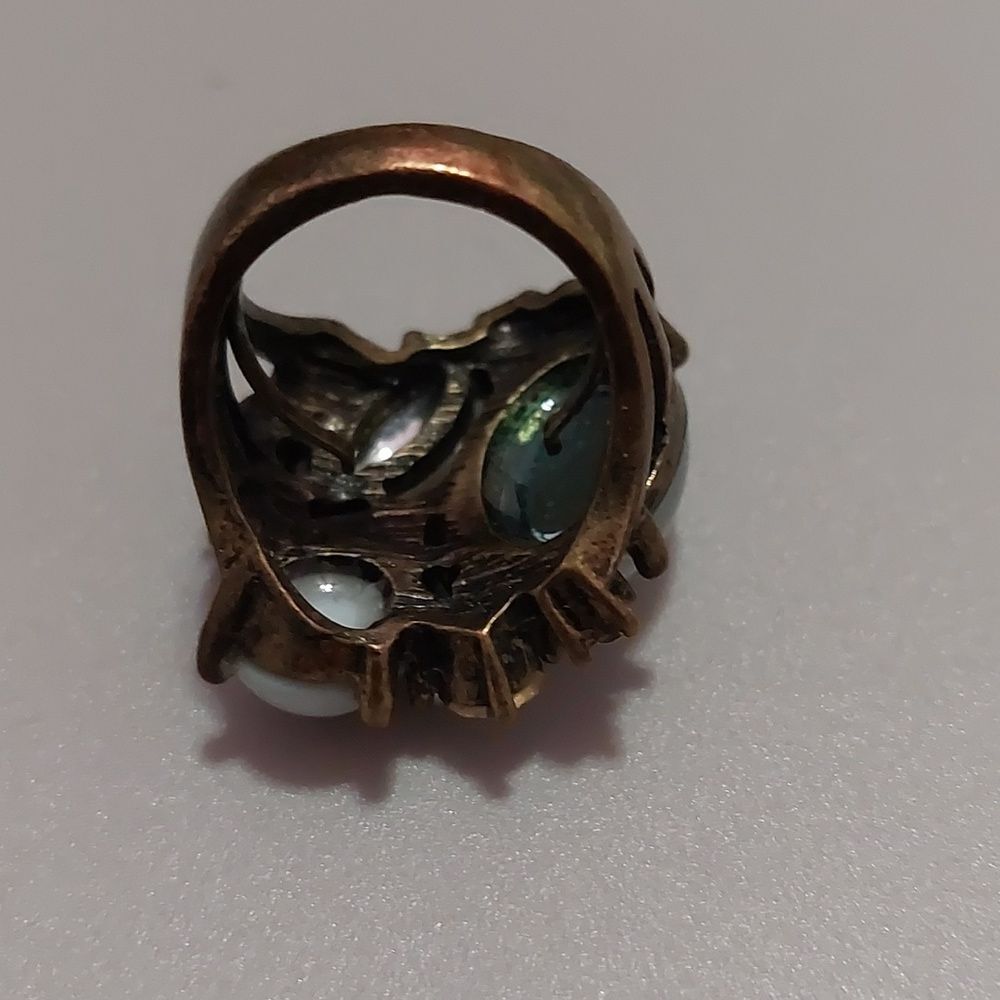 Vintage Faux Stone and Rhinestones Decorated Brass Ring Size 6.75 - 7.75 - Picture 8 of 10
